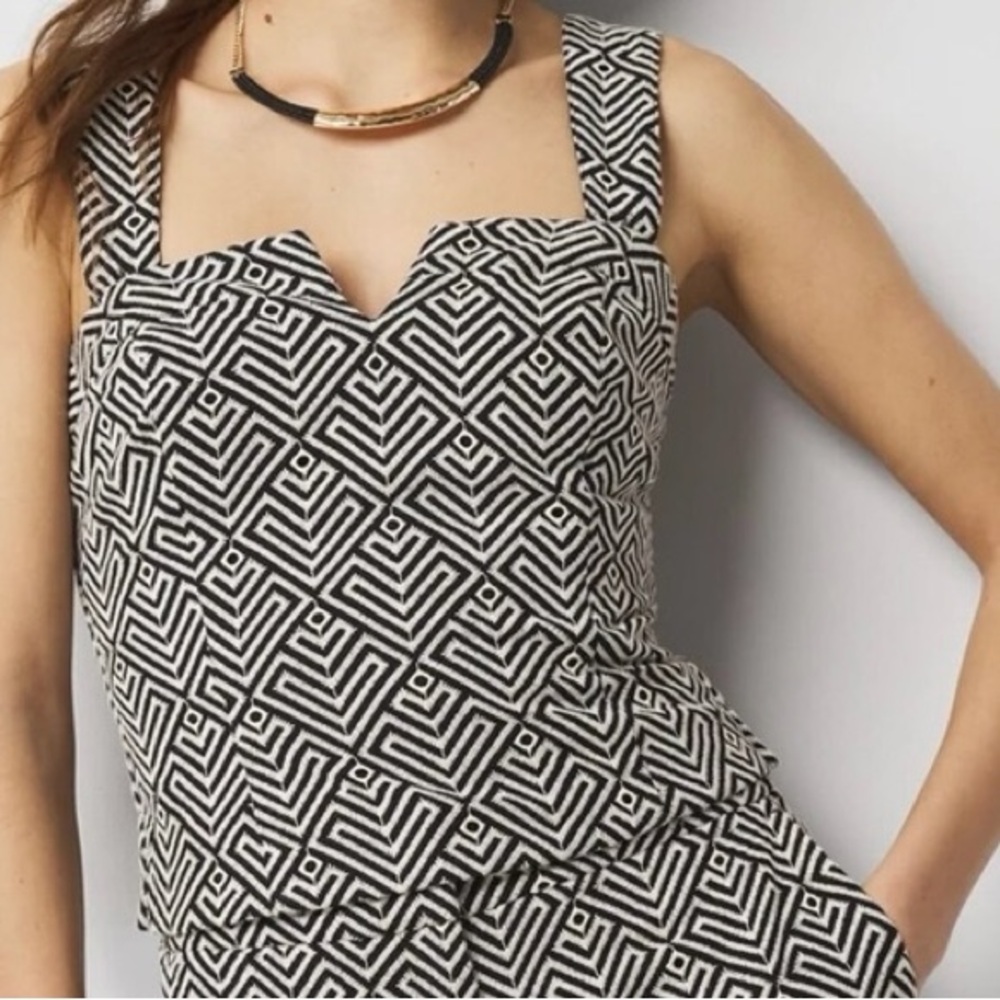WHBM Black White Geometric Top Size 6